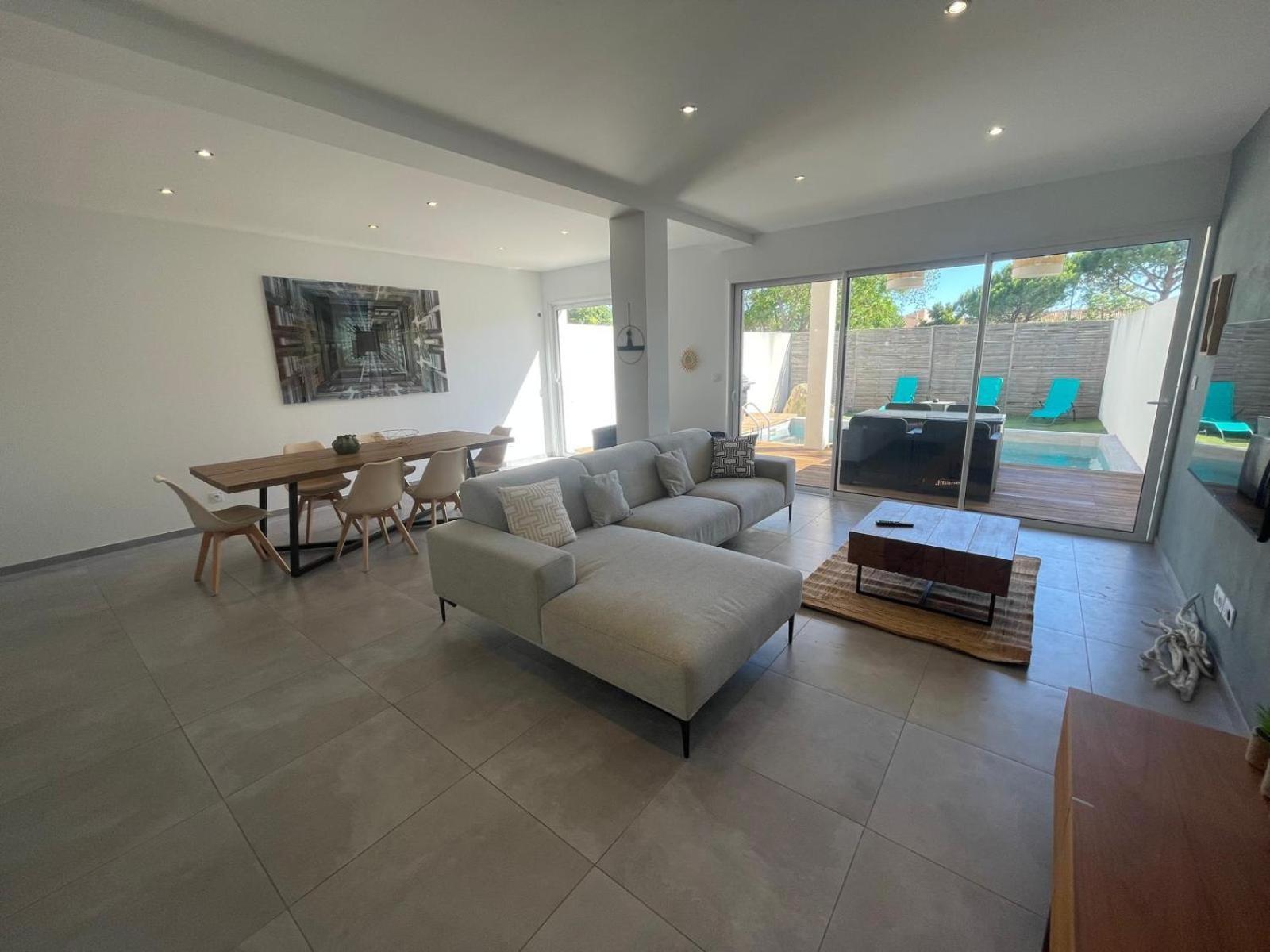 Villa Design Cap Dagde Piscine Et Plage Le Grau-d'Agde Luaran gambar